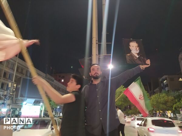 گذری در تجمع مردم محله خیابان شهید مدرس مشهد