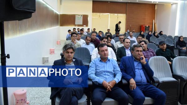 تجلیل از کارمندان بیمارستان شهدا لردگان در هفته‌ دولت