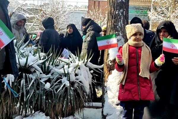 راهپیمایی پرشور ۲۲ بهمن ماه در شهرستان نیشابور