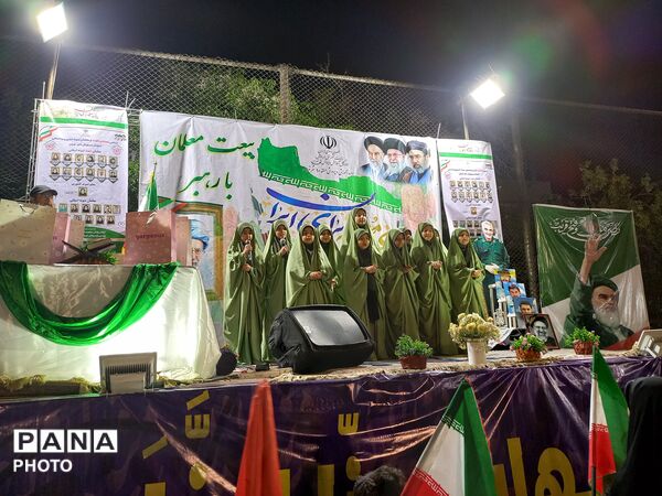 قاب‌های ماندگار از قرارگاه فرهنگی منطقه ۱۰ در هفته معلم 