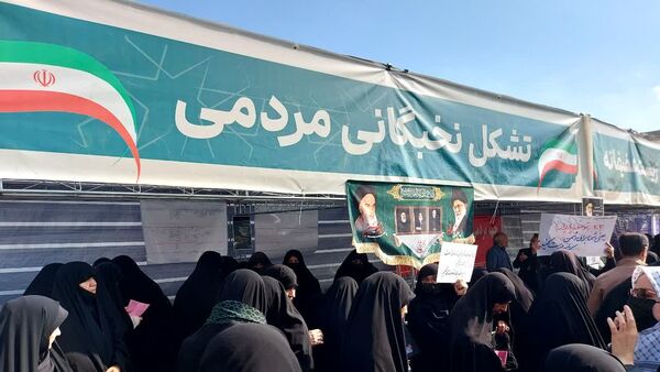 حضور پرشور دانش آموزان پیشتاز مشهدی در راهپیمایی یوم الله ۱۳ آبان
