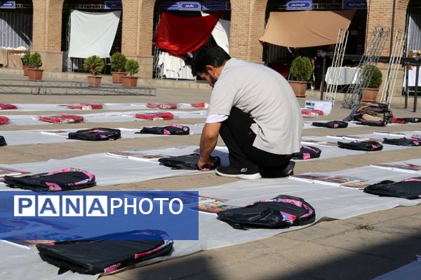 توزیع ۴۰۰ بسته لوازم تحریر برای دانش‌آموزان نیازمند در تبریز