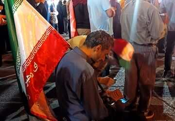 چهاردهمین سوگواره «احلی من العسل» همراه هفتمین شب محرم‌ با حضور دانش‌آموزان در میدان سپاه شهرستان نظرآباد