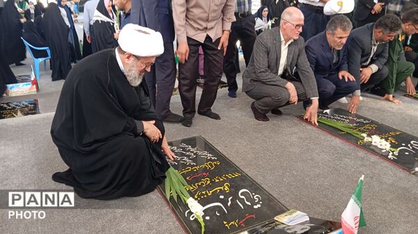 میهمانی لاله‌ها در شهرستان بن با حضور دانش‌آموزان 