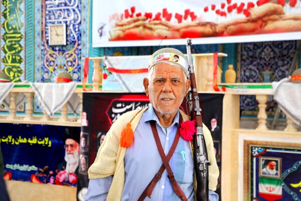اجتماع همایش «شکوه اقتدار» بسیجیان در لنده
