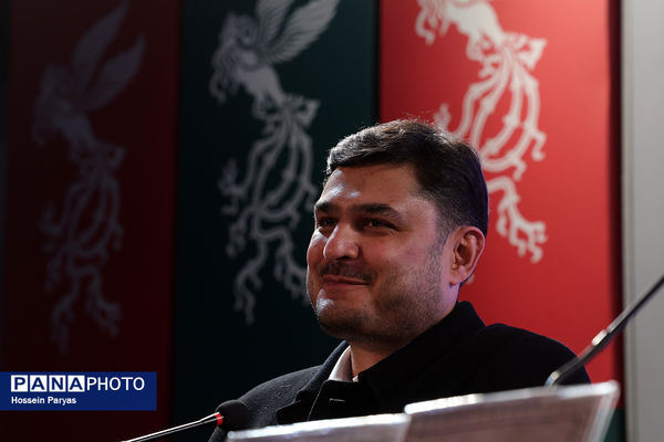 نشست نقد و بررسی فیلم «غبار میمون» در چهل و چهارمین جشنواره ملی فیلم فجر