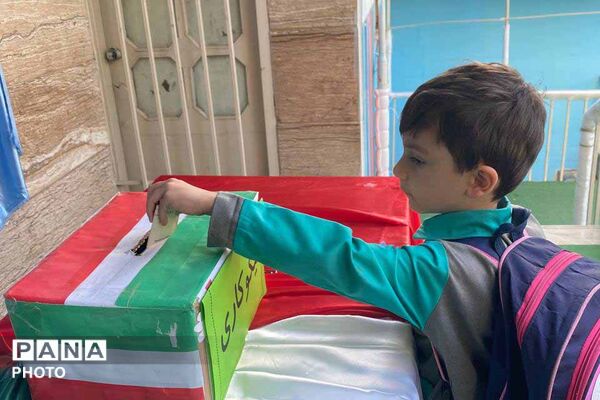  جشن عاطفه‌ها در مدرسه پسرانه جهان تربیت