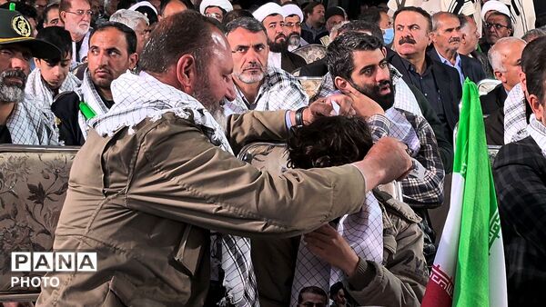 اربعین دو لاله سرخ در فارسان