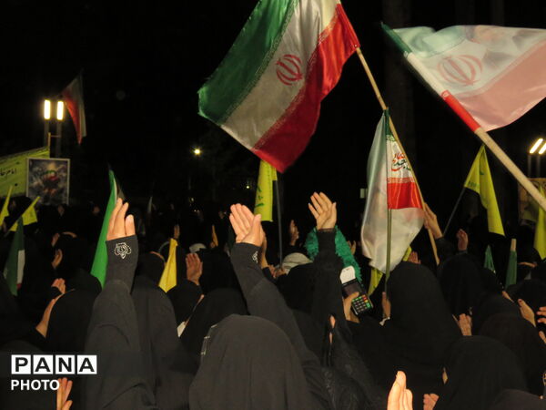 رژه دختران جان فدا همزمان با سراسر کشور در شهرستان خلیل آباد 
