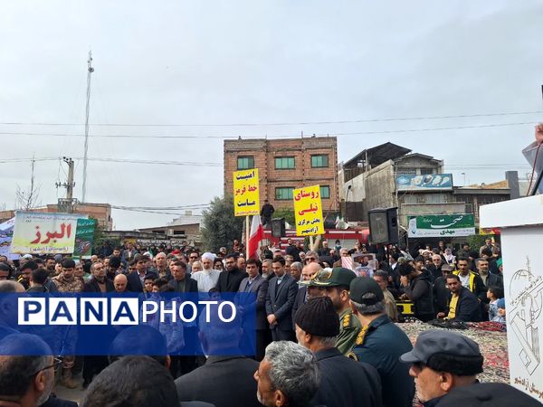 نبض انقلاب در خیابان‌ها تپید