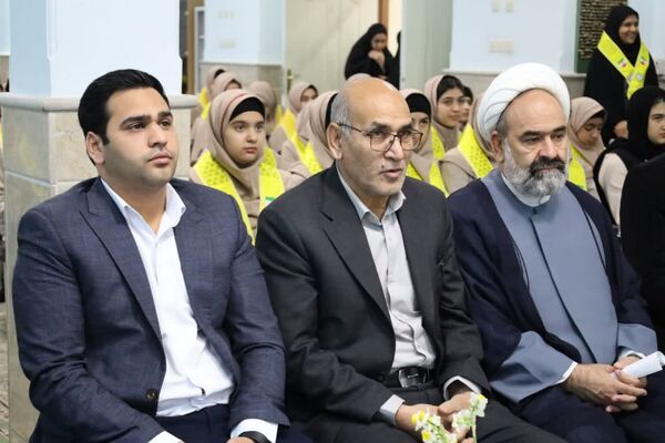 همایش «یاوران انقلاب» در مدرسه شهیدپاکنژاد ناحیه 2 یزد
