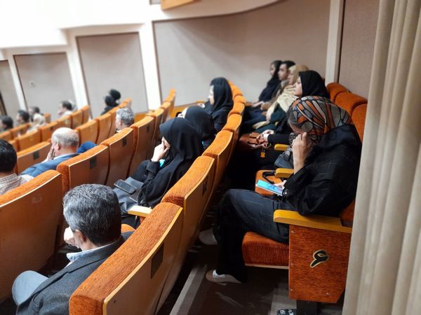 رونمایی از کتاب «نامه و باران و نور»
