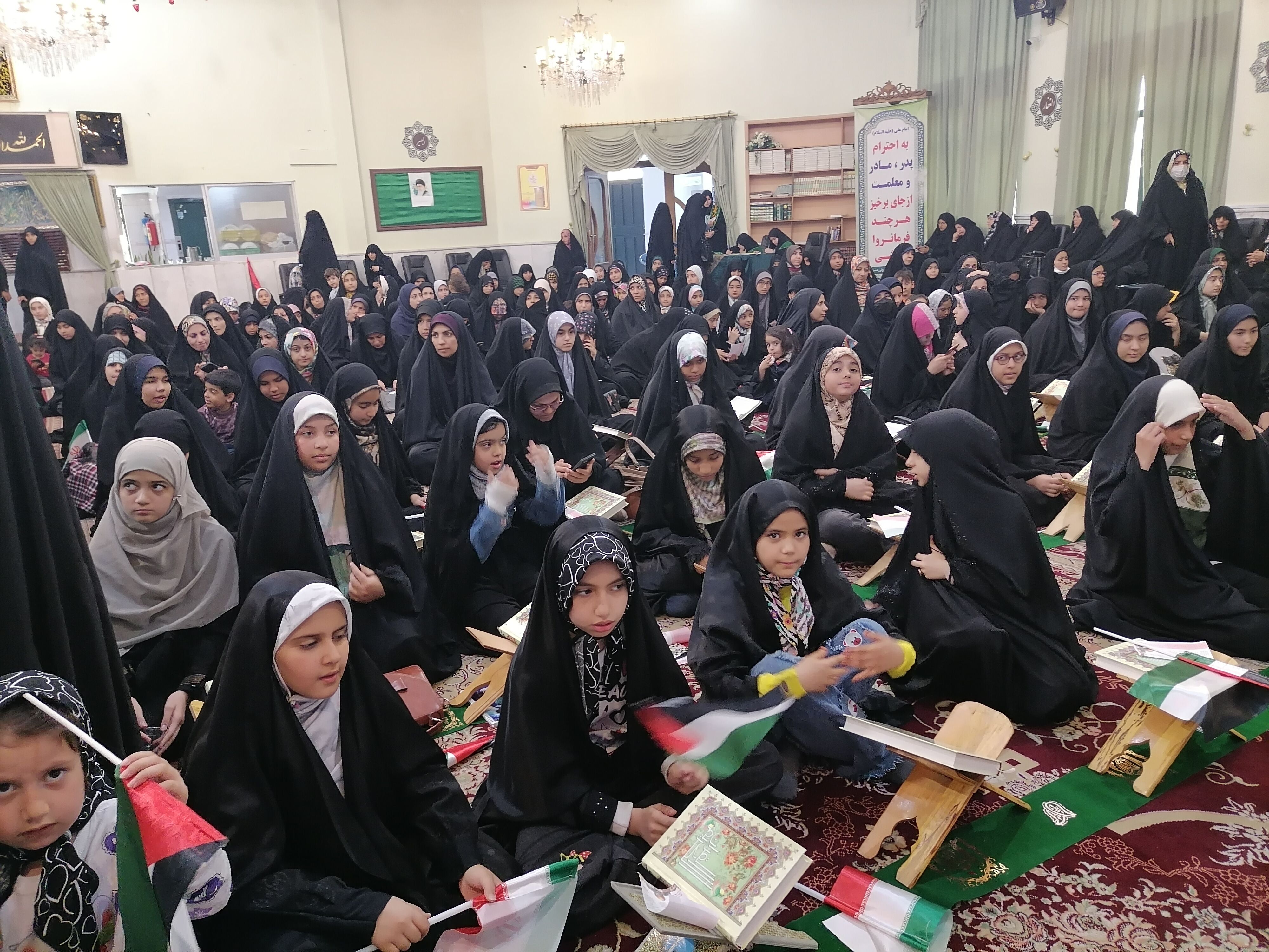 محفل نور در حمایت از دفاع مشروع نیروهای مقاومت سپاه پاسداران