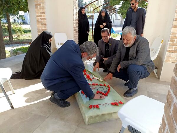مراسم غبارروبی و عطرافشانی گلزار شهید گمنام دانشگاه فرهنگیان