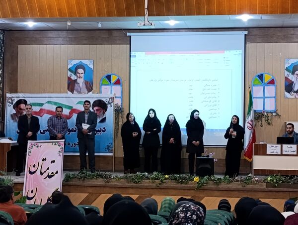 برگزاری جلسه انجمن اولیاء و مربیان دبیرستان نمونه دولتی پژوهش در آشخانه