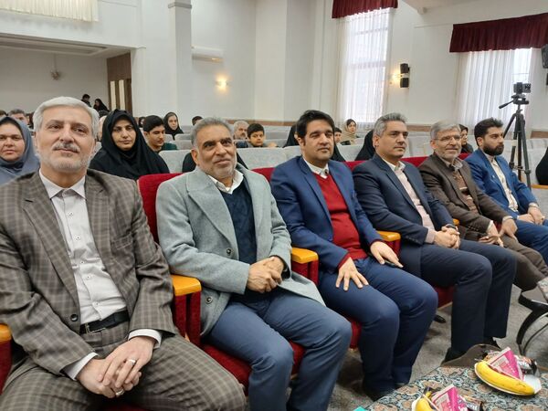 آیین تکریم و تجلیل از پژوهشگران برتر ناحیه۶