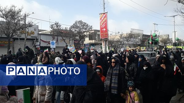 جلوه‌هایی از حماسه آفرینی مردم شیروان در راهپیمایی ۲۲ بهمن 
