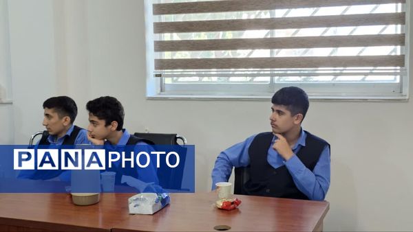 شما دانش آموزان آینده‌سازان این سرزمینید