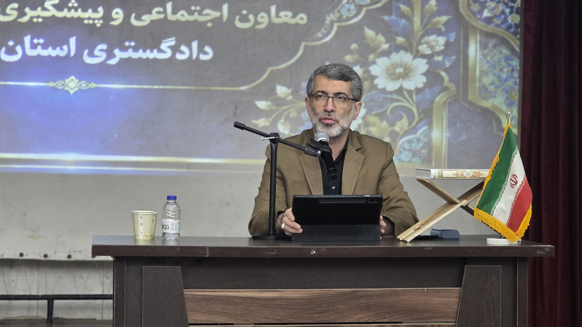 زنگ خطرهای رفتاری دانش‌آموزان را جدی بگیرید