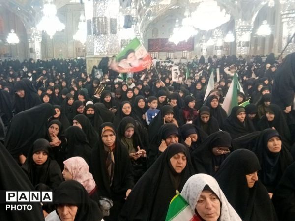 اجتماع بیعت بانوان با رهبر انقلاب اسلامی  در حرم مطهر رضوی