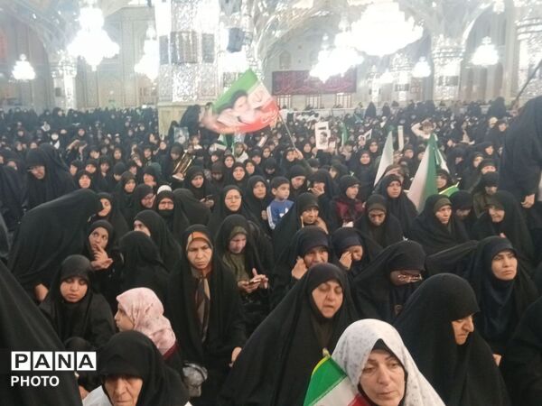 اجتماع بیعت بانوان با رهبر انقلاب اسلامی  در حرم مطهر رضوی