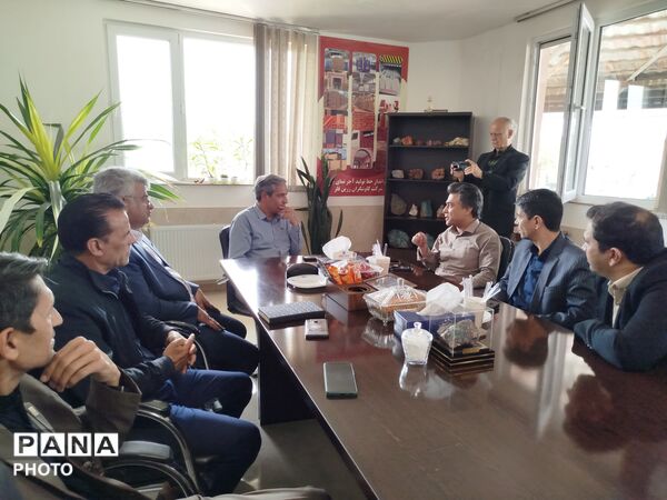 بازدید فرماندار  از شرکت زرین‌فلز کاشمر