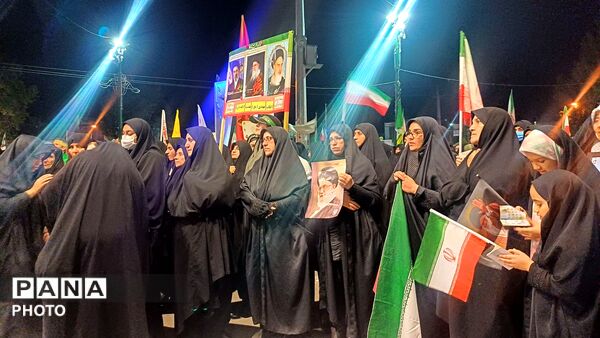 خروش کوهدشتی‌ها در میدان امام خمینی(ره)؛ تجدید میثاق با وطن و آرمان‌های ملی
