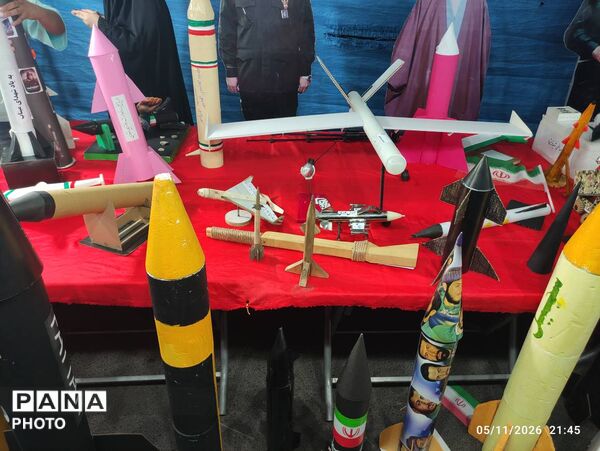 رونمایی از بزرگترین پرچم جمهوری اسلامی ایران در ابعاد هزار متر مربع 