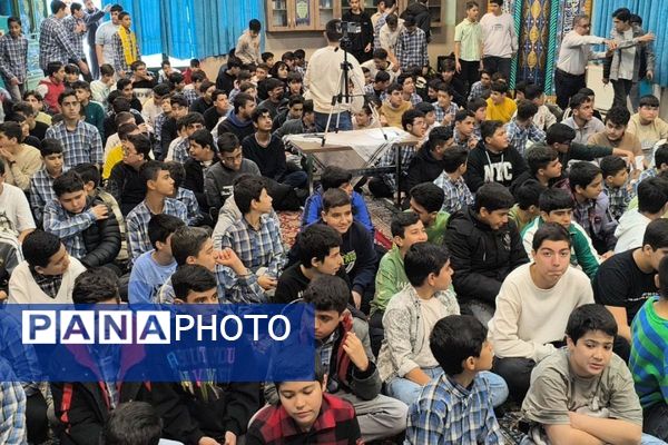 آیینی از معنویت، ایثار و دانش در دبیرستان شاهد شهید احمد کاظمی