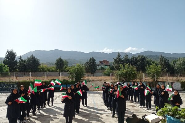 جشن جوانه‌ها در دبیرستان یاران امام 