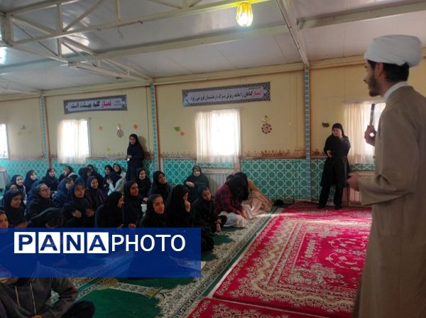 برگزاری کارگاه پیشگیری از آسیب های اجتماعی در دبیرستان سروقد