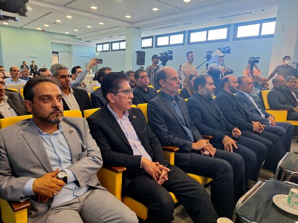  آیین کلنگ‌زنی همزمان ۱۰۰۰ کلاس درس خیرساز در سطح استان اصفهان 