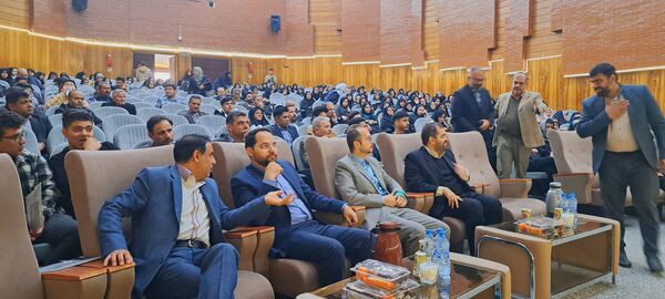 آیین تجلیل از برترین‌های کنکور سراسری مدارس متوسطه ناحیه یک مشهد
