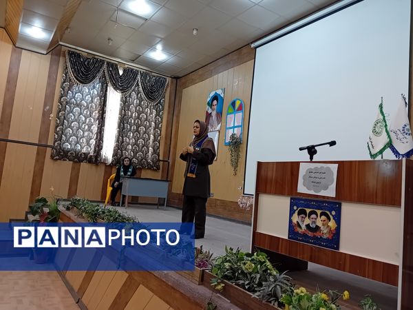 جلسه هم‌اندیشی مجمع مدرسین و مربیان پیشتاز اردوی تمشک در آشخانه