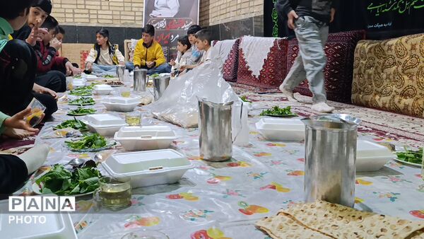 برگزاری سفره اطعام به‌مناسبت ایام شهادت امام علی(ع) در مسجد امام حسین(ع) سفیددشت