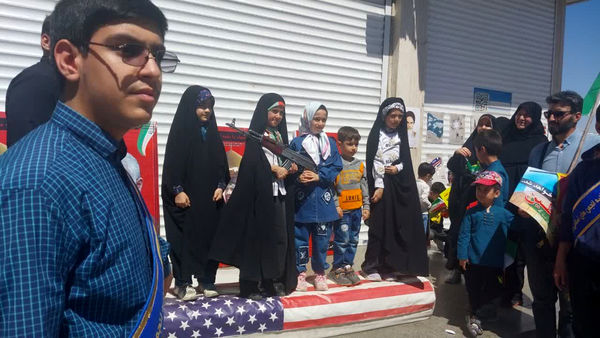 راهپیمایی روز قدس همراه با تشییع پیکر شهید صداقت در قم