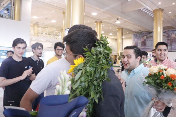 استقبال پرشور از دانش‌آموز مشهدی قهرمان المپیاد جهانی نجوم و اخترفیزیک