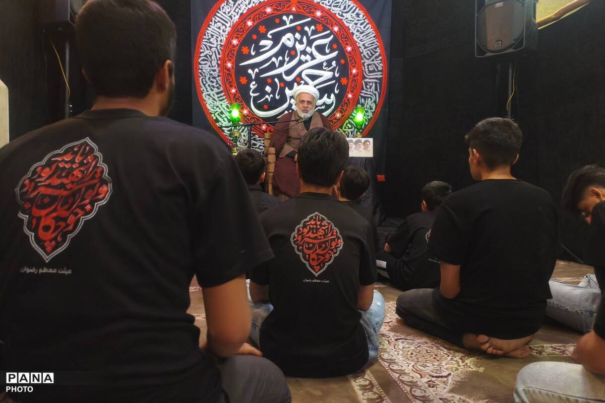 سوگواری شب‌های محرم در مسجد باقرآباد شیراز