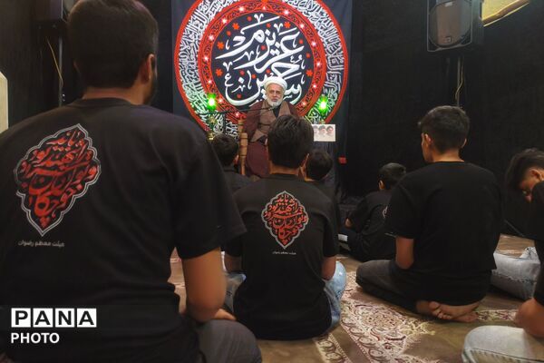 سوگواری شب‌های محرم در مسجد باقرآباد شیراز
