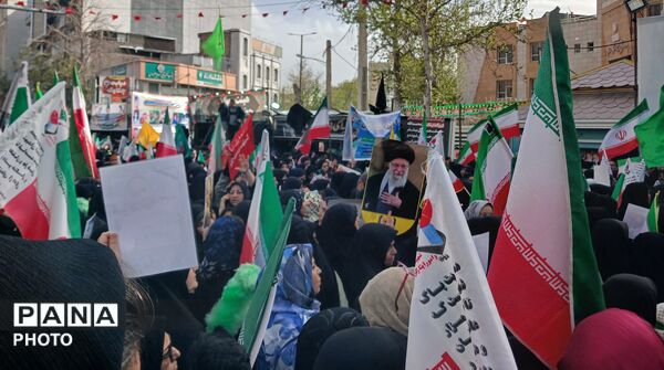 زنان غیوردوشادوش مردان، زنان لر خرم‌ آباد آماده دفاع از میهن 