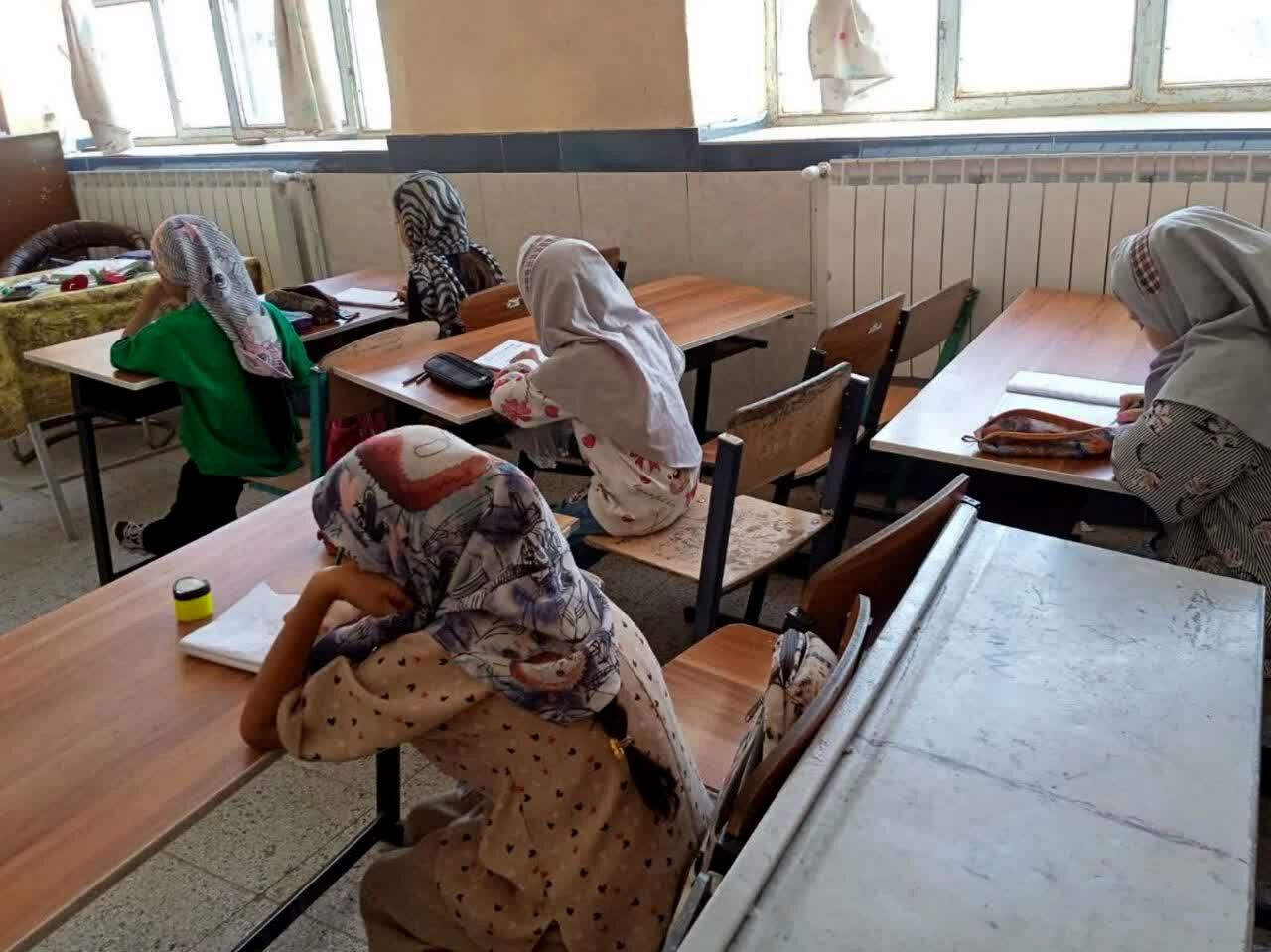 کلاس‌های تقویتی در ایام تابستان در دبستان شهید نجفی فدافن