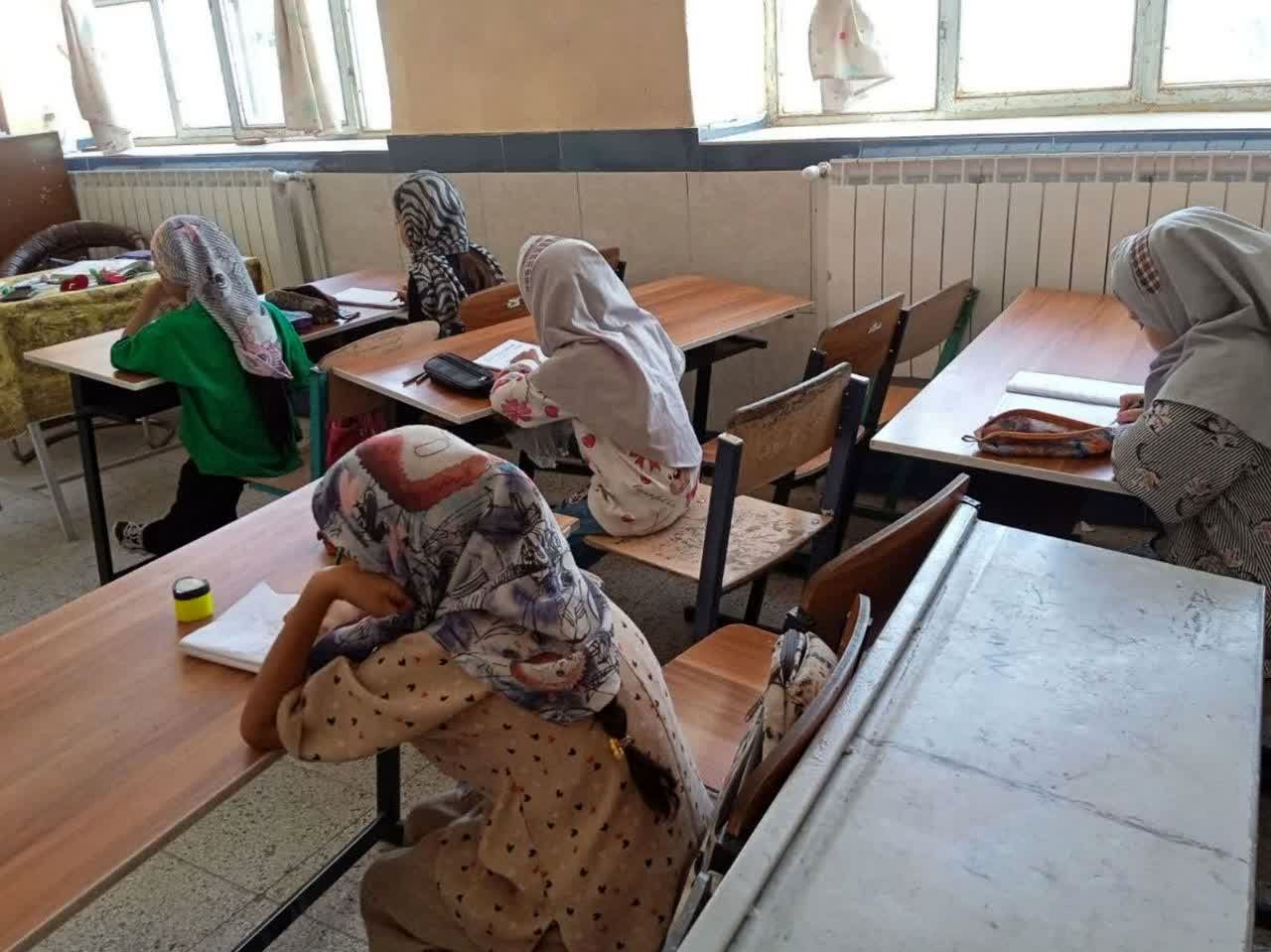 کلاس‌های تقویتی در ایام تابستان در دبستان شهید نجفی فدافن