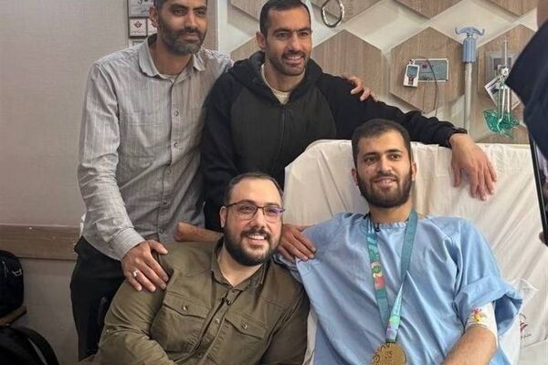  قهرمانان و اسطوره‌های واقعی شهدا و جانبازان ما هستند
