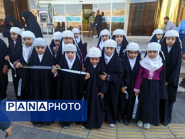 راهپیمایی روز دانش‌آموز در شهرستان بم