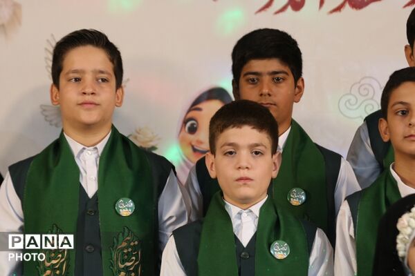 جشن شکوفه‌ها در دبستان ۲۲ بهمن یزد
