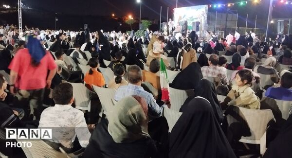 پیوند عشق و ایمان در دلِ جمعیت 