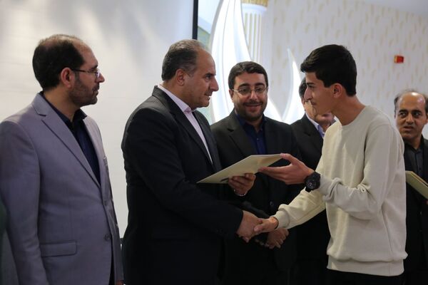 آیین تجلیل از برگزیدگان جشنواره قرآن عترت و نماز آذربایجان شرقی