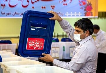 گزارش از اولین ساعات شعب اخذ رأی در فرمانداری شازند