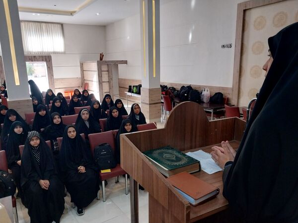 برگزاری اردو یاوران ولایت دانش‌آموزان ناحیه یک