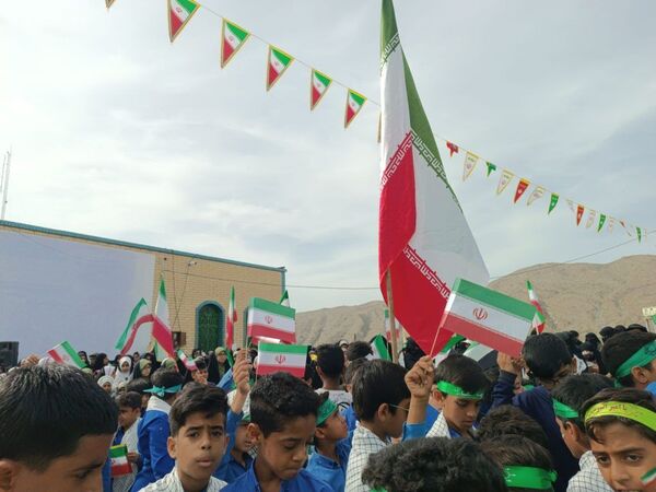 تجدید میثاق مردم بشاگرد با آرمان‌های انقلاب اسلامی در راهپیمایی ۲۲ بهمن